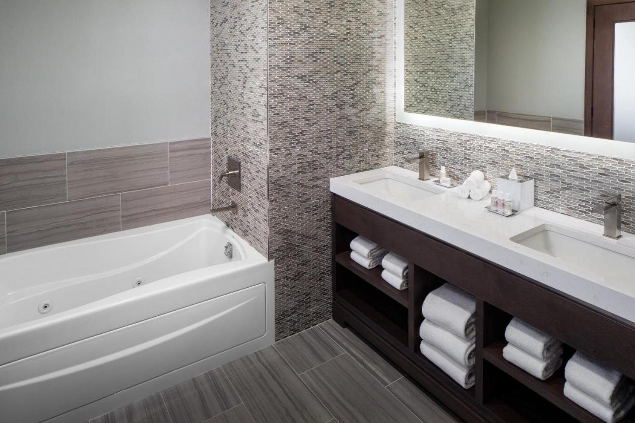 Hotel Indigo Flushing - Laguardia Нью-Йорк Экстерьер фото