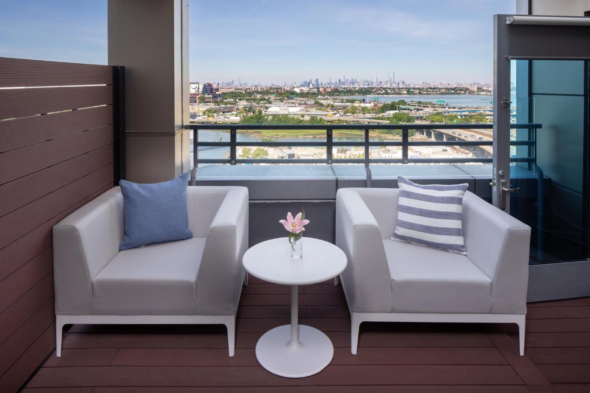 Hotel Indigo Flushing - Laguardia Нью-Йорк Экстерьер фото